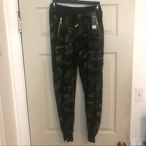 Camouflage joggers